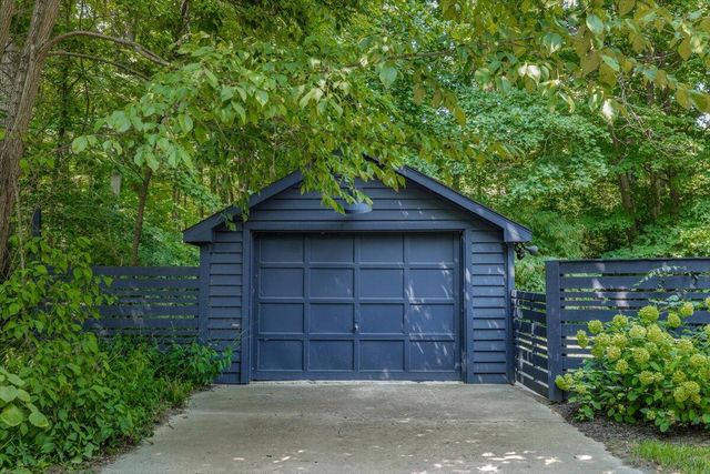 8773 Elm Valley Road, Union Pier, MI 49129