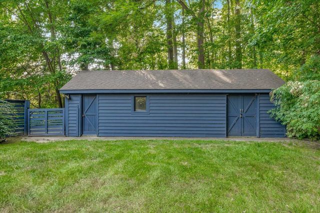 8773 Elm Valley Road, Union Pier, MI 49129