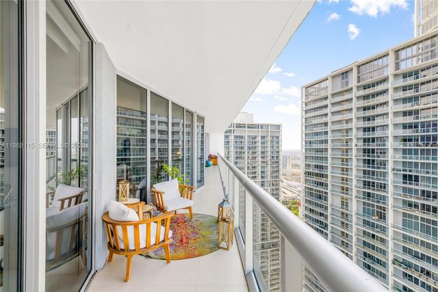 495 Brickell Ave 4704, Miami, FL 33131