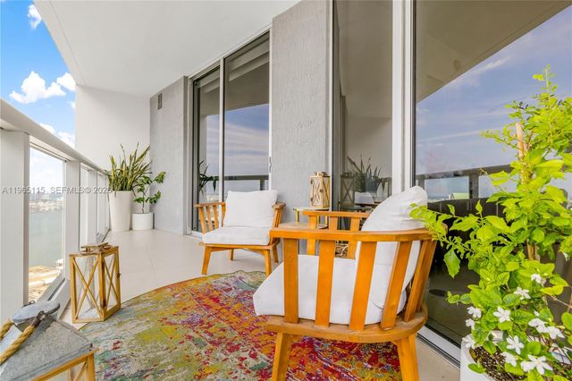 495 Brickell Ave 4704, Miami, FL 33131