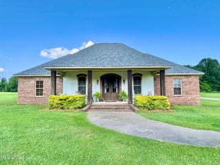 1010 Woodhaven Drive, Hazlehurst, MS 39083
