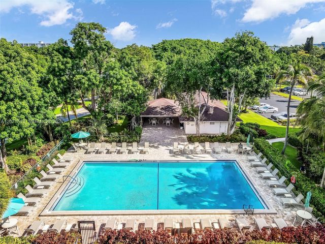 3300 N Palm Aire Drive 910, Pompano Beach, FL 33069