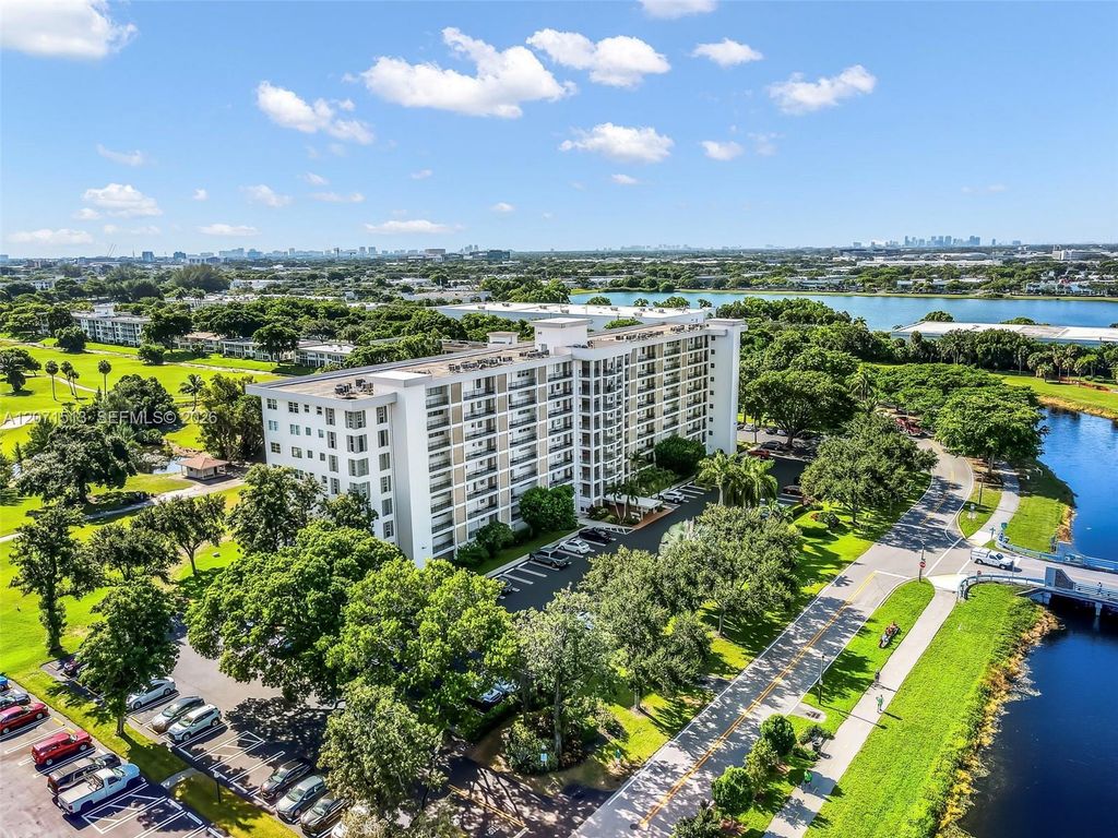 3300 N Palm Aire Drive 910, Pompano Beach, FL 33069