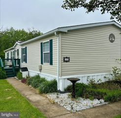 17 ROBERTS WAY, Avondale, PA 19311