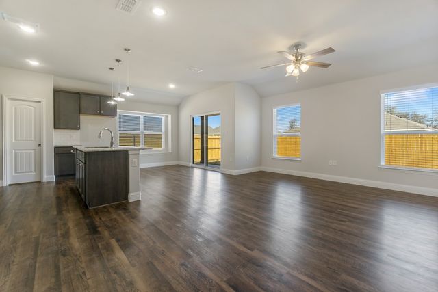 112 Jay Street, Hillsboro, TX 76645