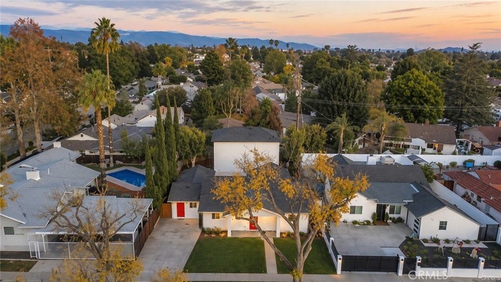 8218 ENCINO Avenue, Northridge, CA 91325 — photo 4
