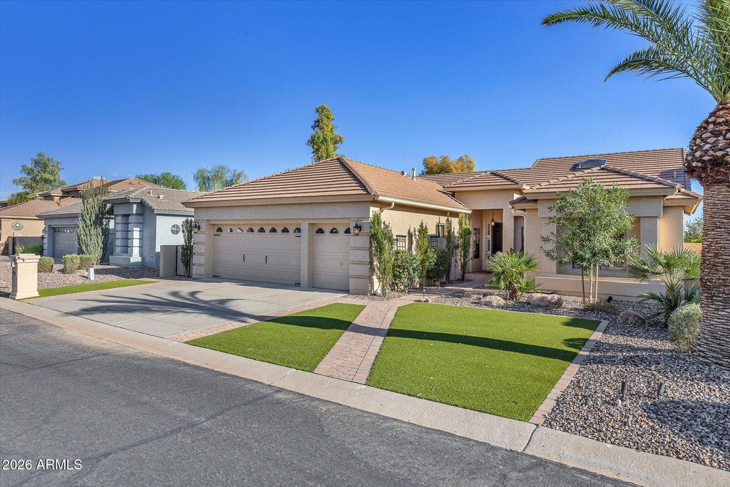 10059 E Cedar Waxwing Drive, Sun Lakes, AZ 85248 — photo 2