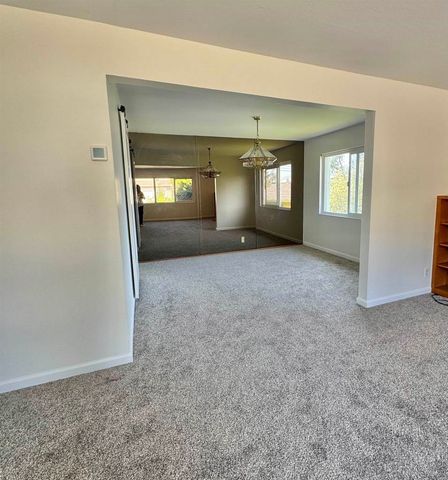 8491 Ney Ave, Oakland, CA 94605