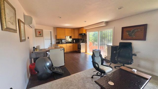 8491 Ney Ave, Oakland, CA 94605