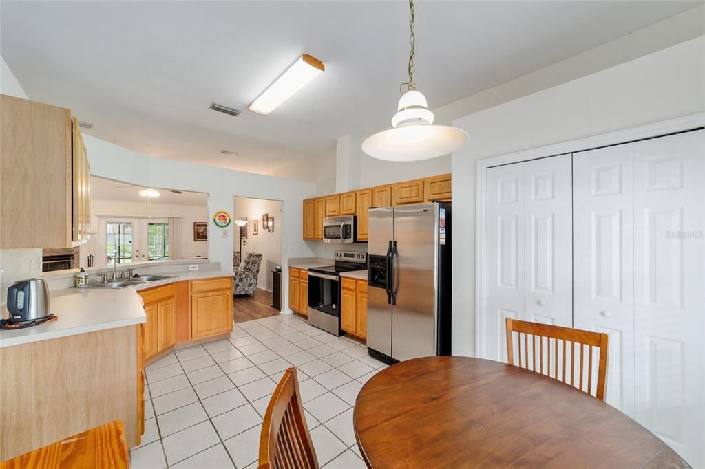 Image 16 of property listing at 1602 NW 117 TERRACE, Gainesville, FL 32606