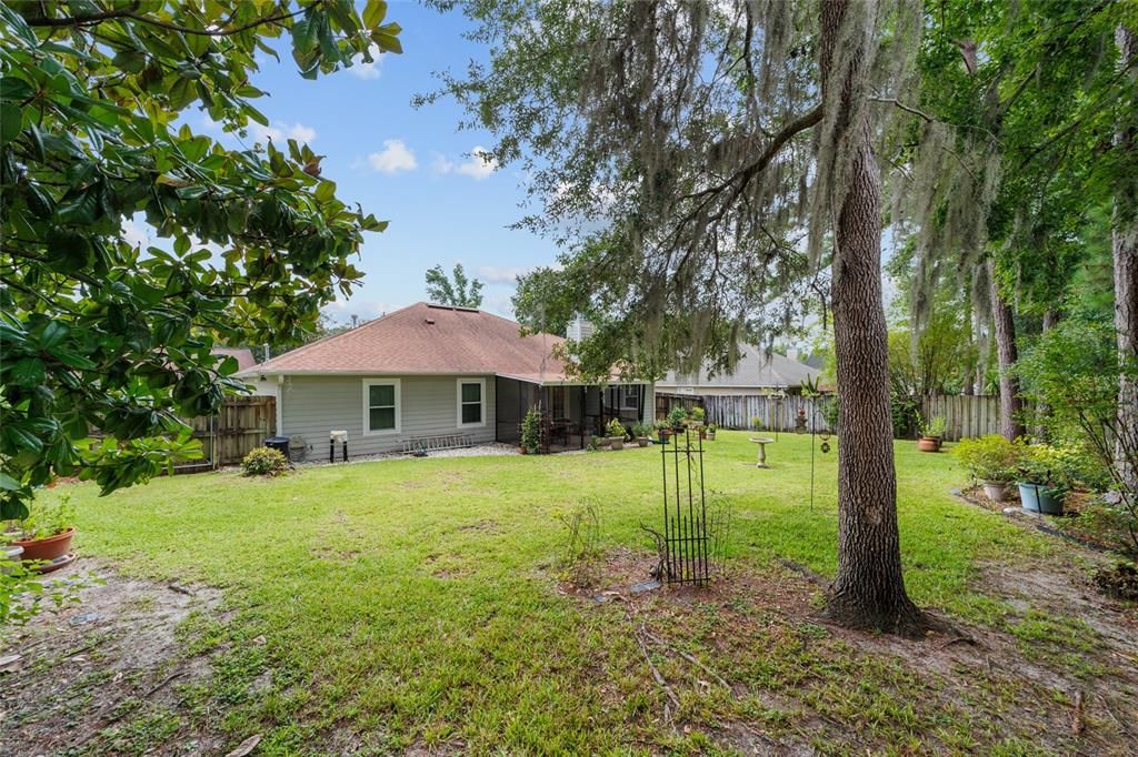 Image 38 of property listing at 1602 NW 117 TERRACE, Gainesville, FL 32606