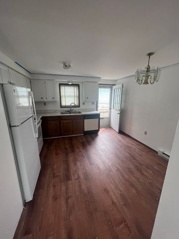 88 Almy St 2, Fall River, MA 02720