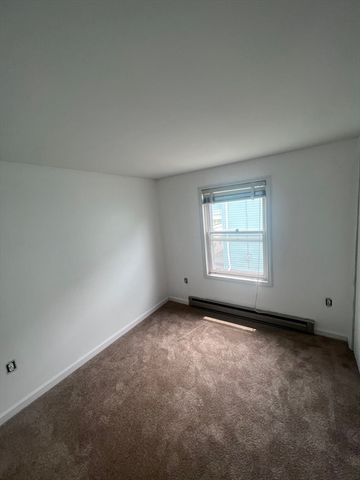 88 Almy St 2, Fall River, MA 02720