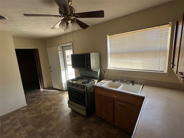 4424 Motley Drive, Mesquite, TX 75150