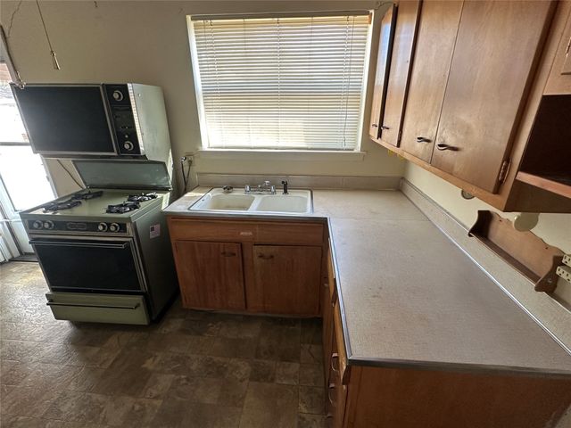 4424 Motley Drive, Mesquite, TX 75150