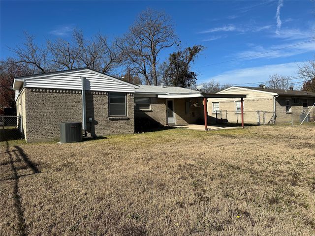 4424 Motley Drive, Mesquite, TX 75150