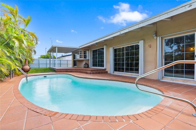 10325 SW 127th Ct, Miami, FL 33186