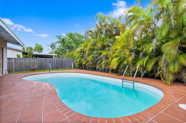 10325 SW 127th Ct, Miami, FL 33186