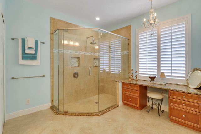 3055 NW Stoney Creek Avenue, Jensen Beach, FL 34957