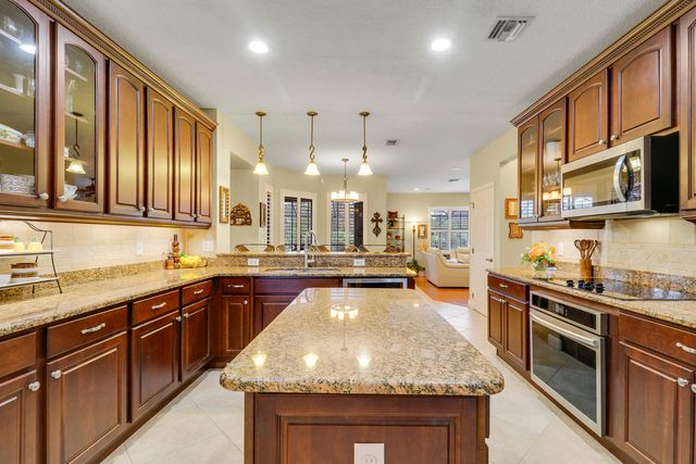 3055 NW Stoney Creek Avenue, Jensen Beach, FL 34957