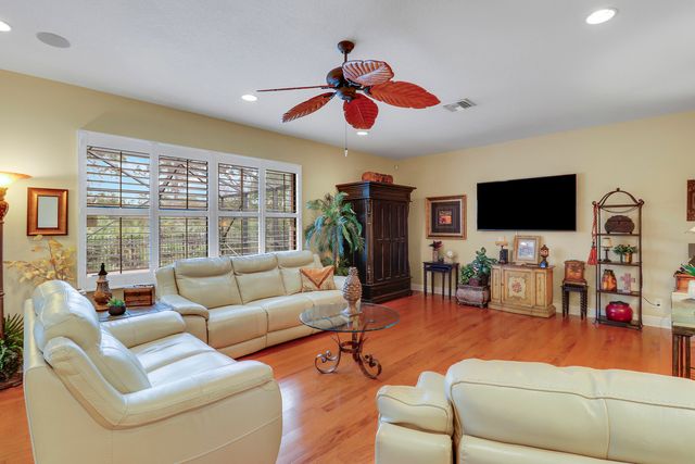 3055 NW Stoney Creek Avenue, Jensen Beach, FL 34957