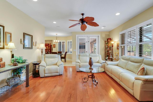 3055 NW Stoney Creek Avenue, Jensen Beach, FL 34957