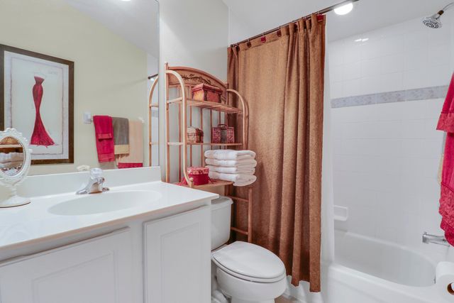 3055 NW Stoney Creek Avenue, Jensen Beach, FL 34957