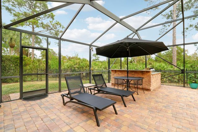 3055 NW Stoney Creek Avenue, Jensen Beach, FL 34957