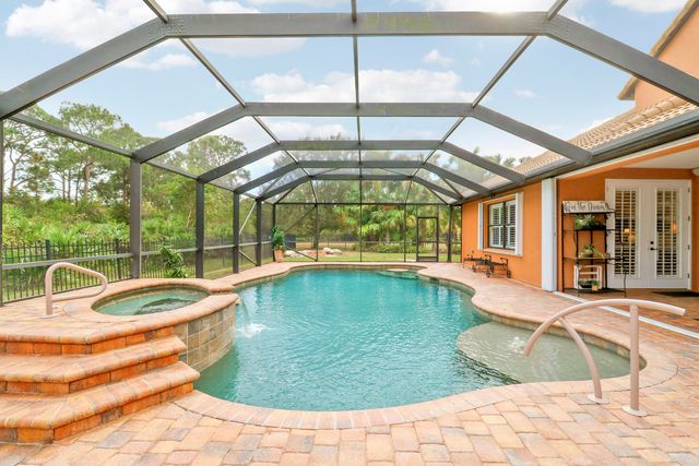 3055 NW Stoney Creek Avenue, Jensen Beach, FL 34957