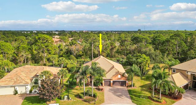 3055 NW Stoney Creek Avenue, Jensen Beach, FL 34957