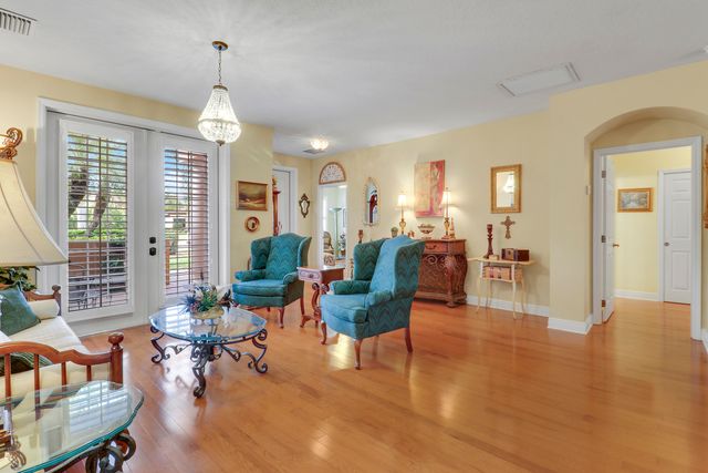 3055 NW Stoney Creek Avenue, Jensen Beach, FL 34957