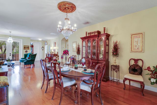 3055 NW Stoney Creek Avenue, Jensen Beach, FL 34957