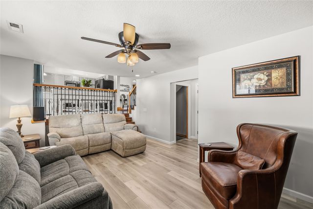 2501 E Luster Lane, Des Moines, IA 50320