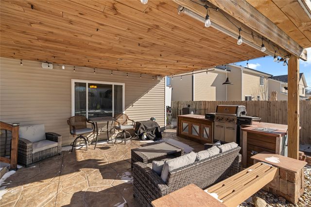 2501 E Luster Lane, Des Moines, IA 50320