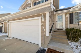 2501 E Luster Lane, Des Moines, IA 50320