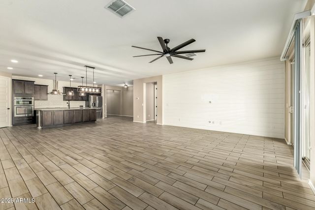 18334 W MARSHALL Lane, Surprise, AZ 85388