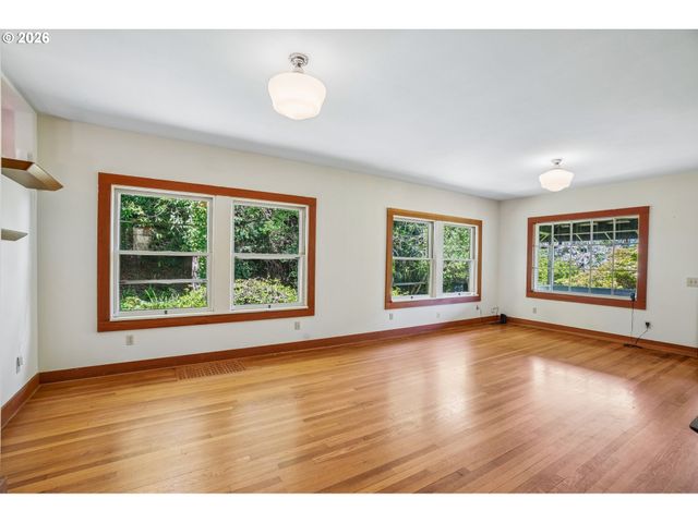 9421 Nw GERMANTOWN Rd, Portland, OR 97231