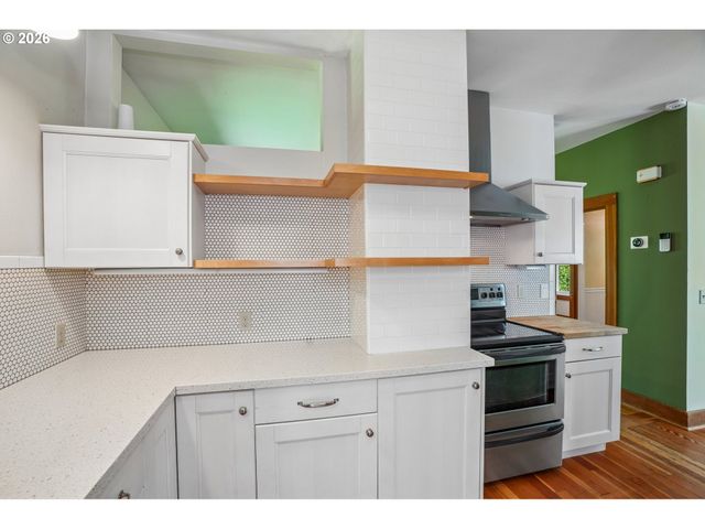 9421 Nw GERMANTOWN Rd, Portland, OR 97231