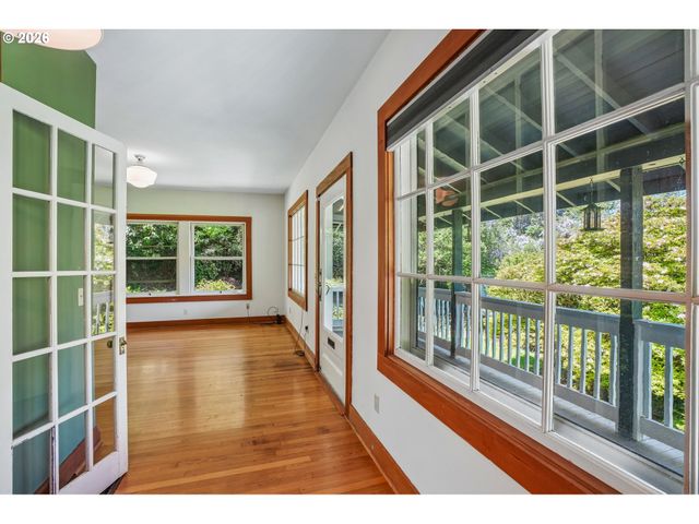 9421 Nw GERMANTOWN Rd, Portland, OR 97231