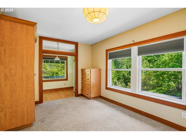 9421 Nw GERMANTOWN Rd, Portland, OR 97231