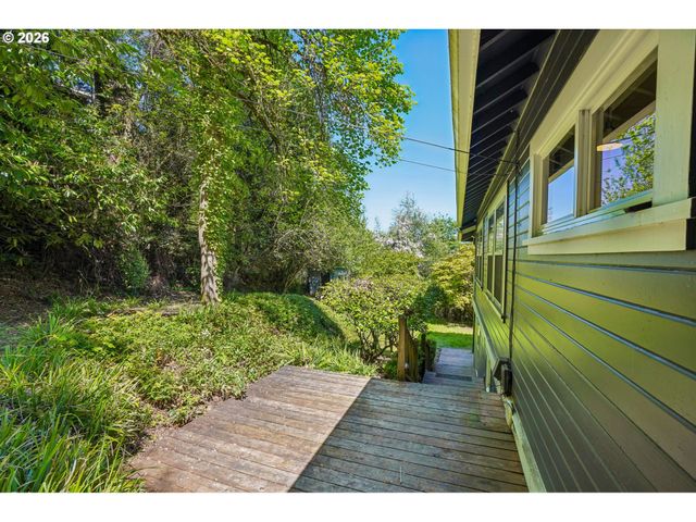 9421 Nw GERMANTOWN Rd, Portland, OR 97231