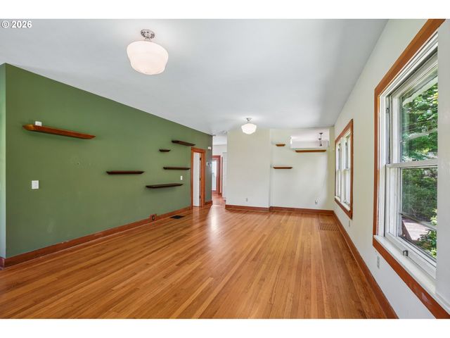 9421 Nw GERMANTOWN Rd, Portland, OR 97231
