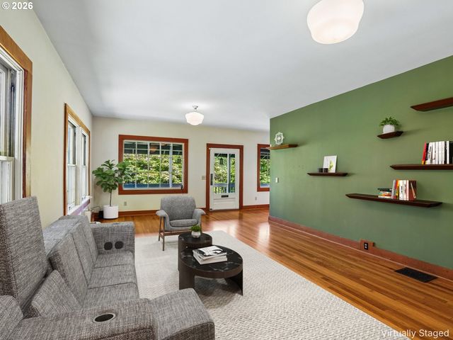 9421 Nw GERMANTOWN Rd, Portland, OR 97231
