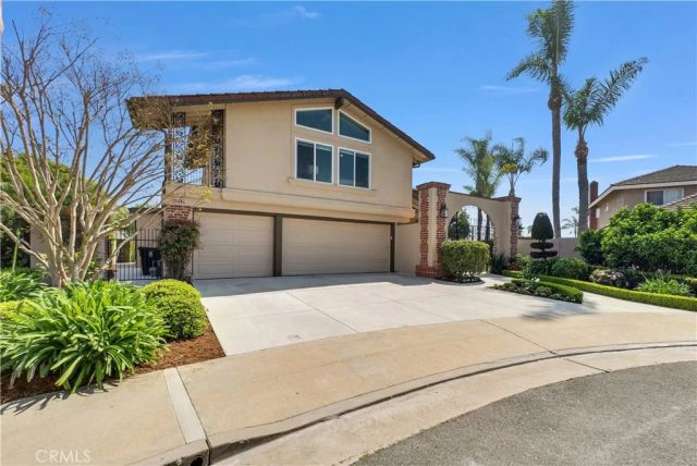 15582 Wild Cherry Cir, Huntington Beach, CA 92647