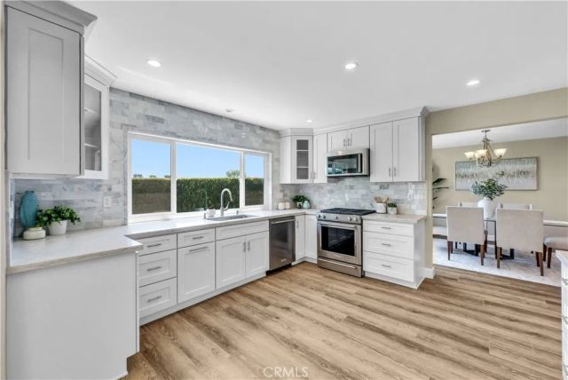 15582 Wild Cherry Cir, Huntington Beach, CA 92647