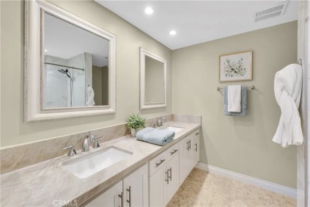 15582 Wild Cherry Cir, Huntington Beach, CA 92647