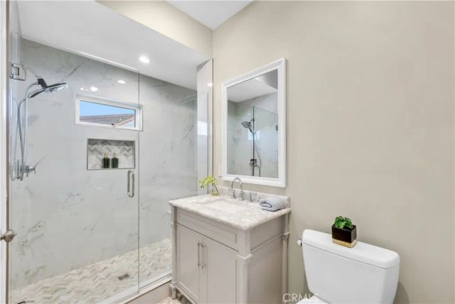 15582 Wild Cherry Cir, Huntington Beach, CA 92647