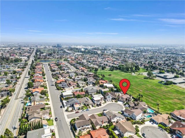 15582 Wild Cherry Cir, Huntington Beach, CA 92647