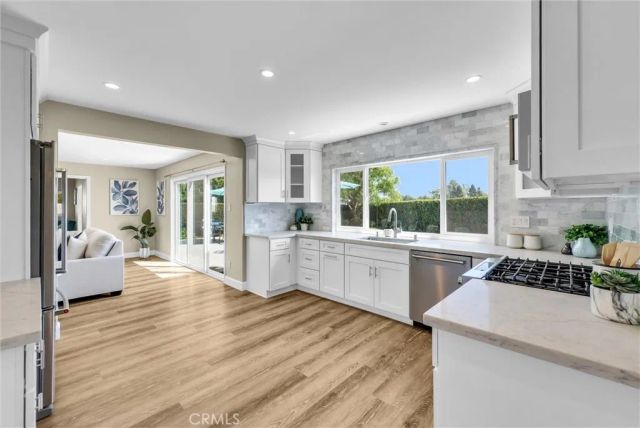 15582 Wild Cherry Cir, Huntington Beach, CA 92647