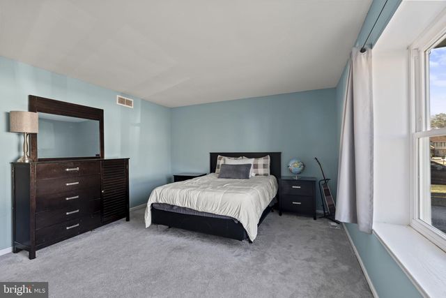 5 BELMONT CT, Sicklerville, NJ 08081